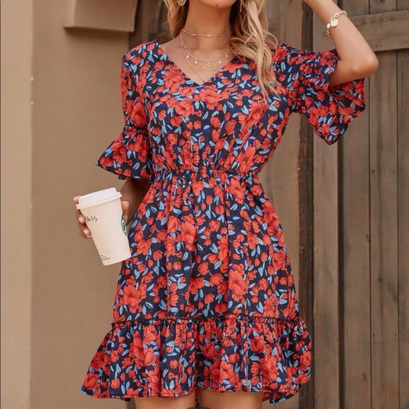 SHEIN Dresses & Skirts - Preloved tie back floral dress